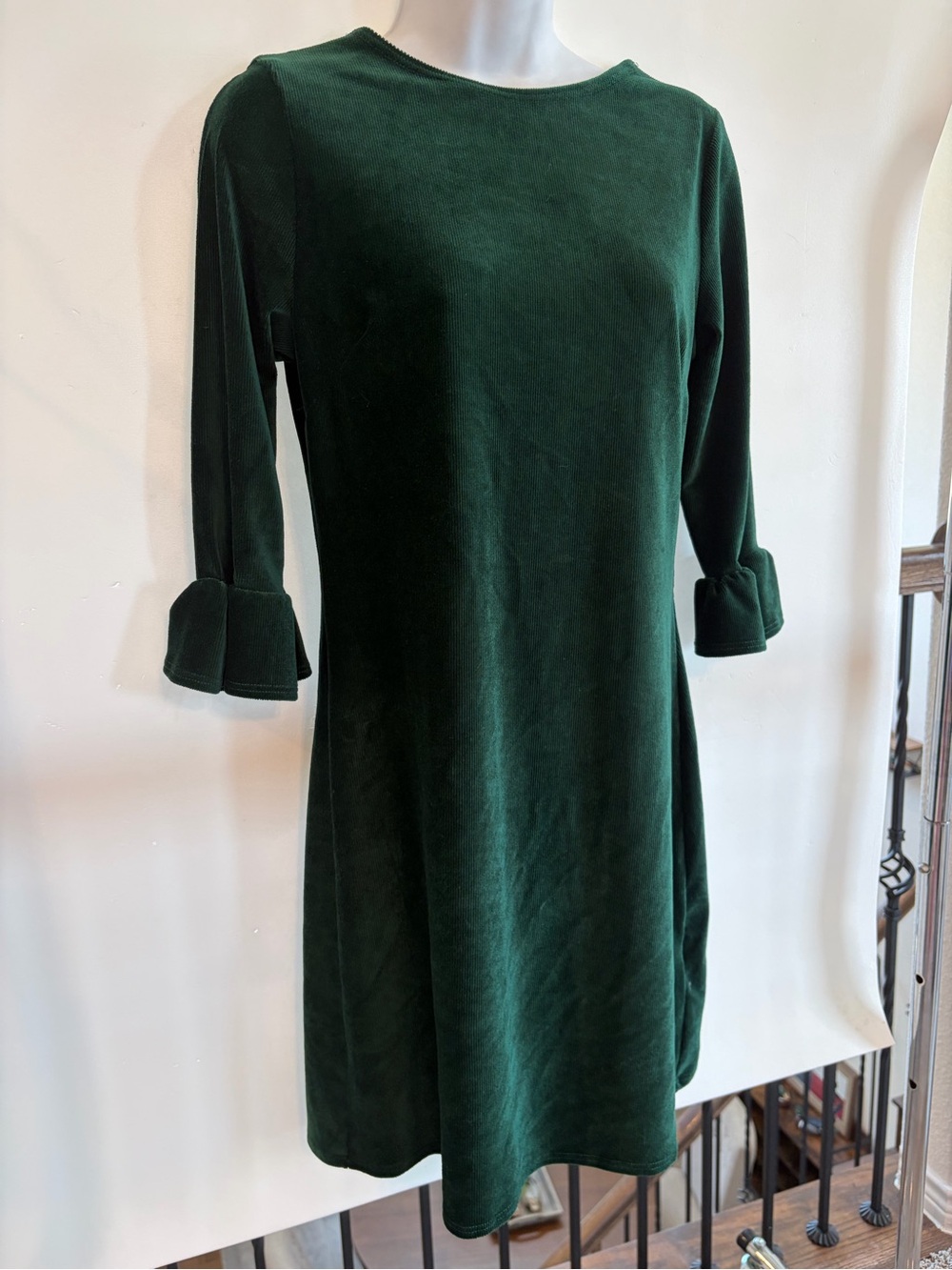 2Hearts 2 Hearts Green Velvet 3/4 Bell  Sleeve Shift Christmas Dress Size Small